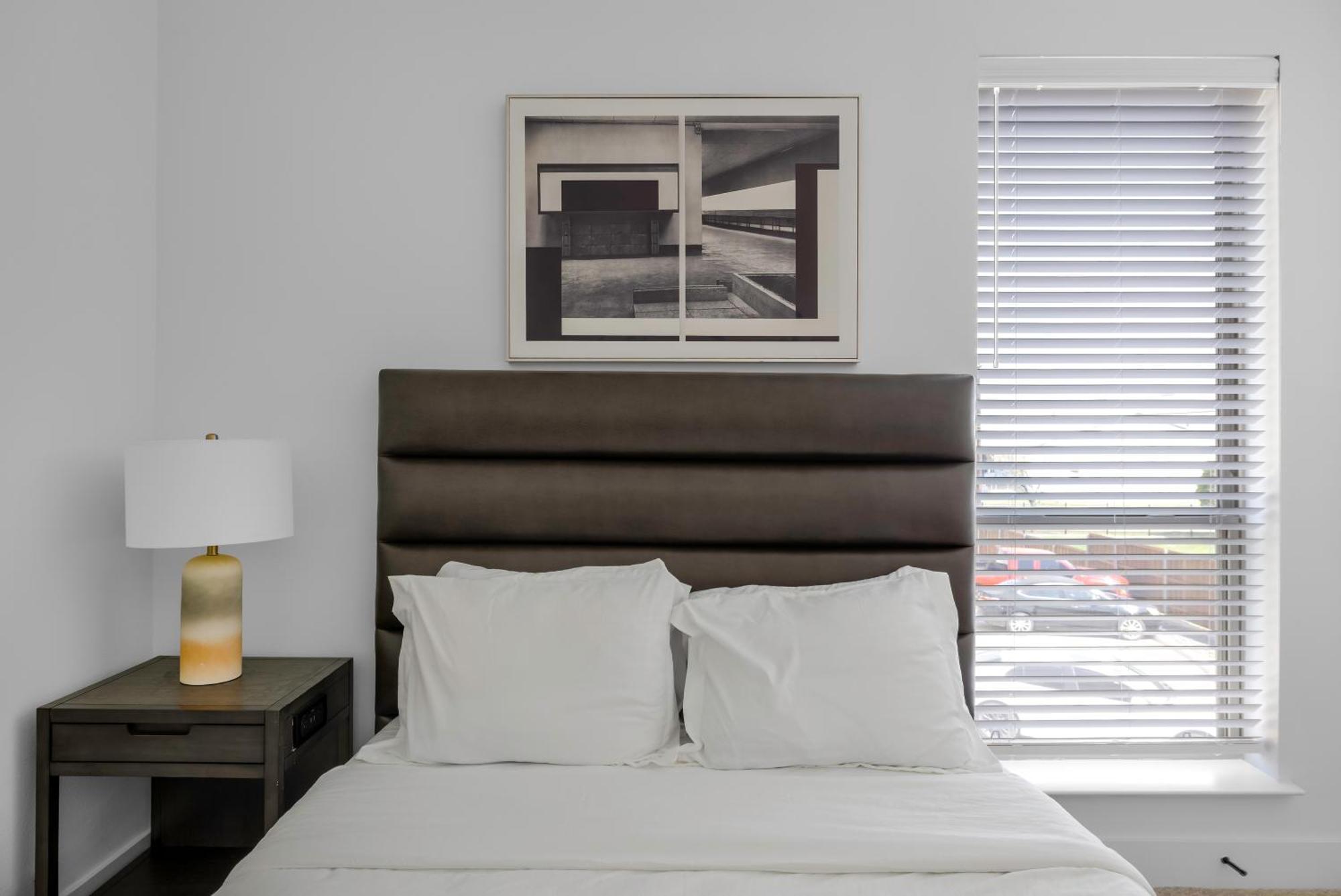 Railyard Apartments By Barsala 덴턴 객실 사진
